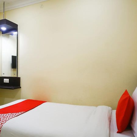 Madrasi Airport Hotel - Saibala Chennai Exterior foto